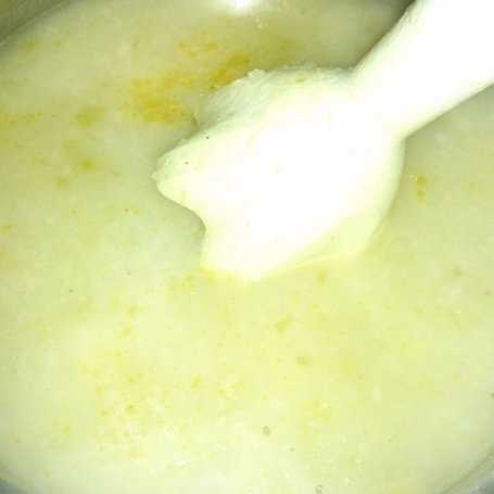 Krok 4 - Zupa ziemniaczano-porowa foto