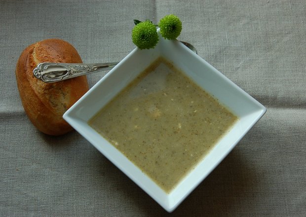 Fotografia przedstawiająca zupa-krem brokułowa
