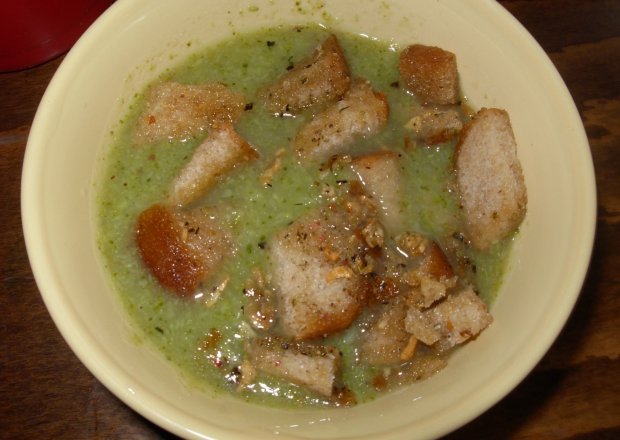Fotografia przedstawiająca Zupa/krem brokułowy