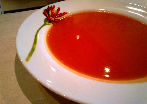 Fotografia przedstawiająca Zupa-krem pomidorowo-paprykowa