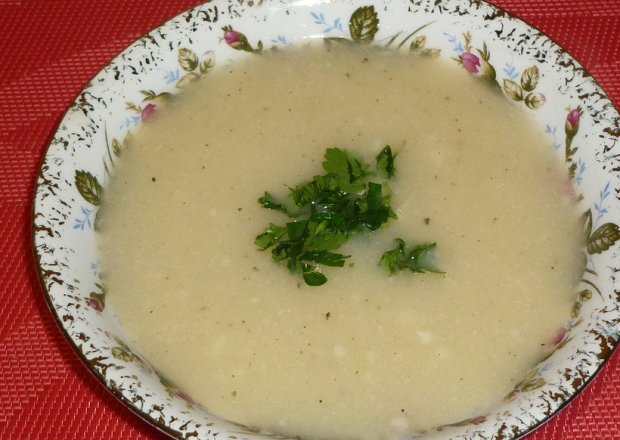 Fotografia przedstawiająca Zupa-krem z kalafiora