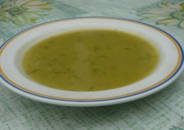 Fotografia przedstawiająca Zupa-krem z kalarepki z koperkiem