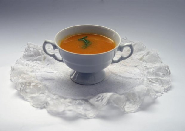 Fotografia przedstawiająca Zupa-krem z marchewki z nutką imbiru