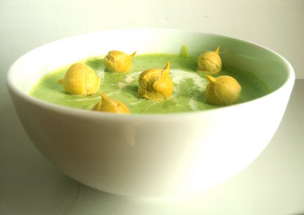 Fotografia przedstawiająca Zupa-krem z zielonego groszku