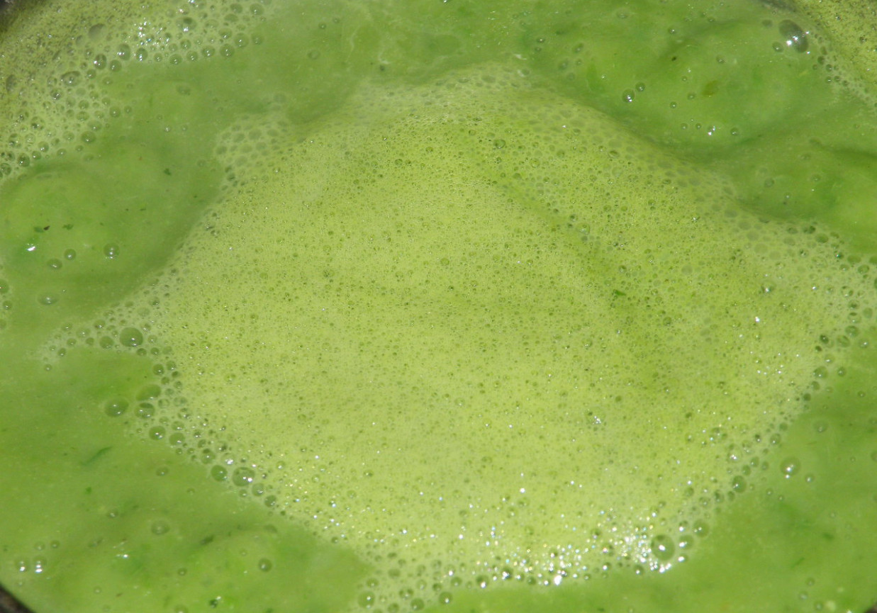 Zupa-krem z zielonego groszku foto