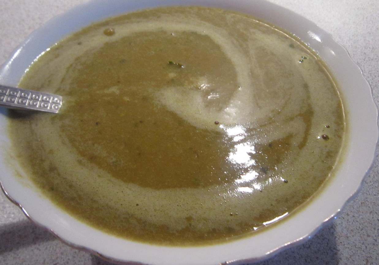 Zupa-krem z zielonej soczewicy foto