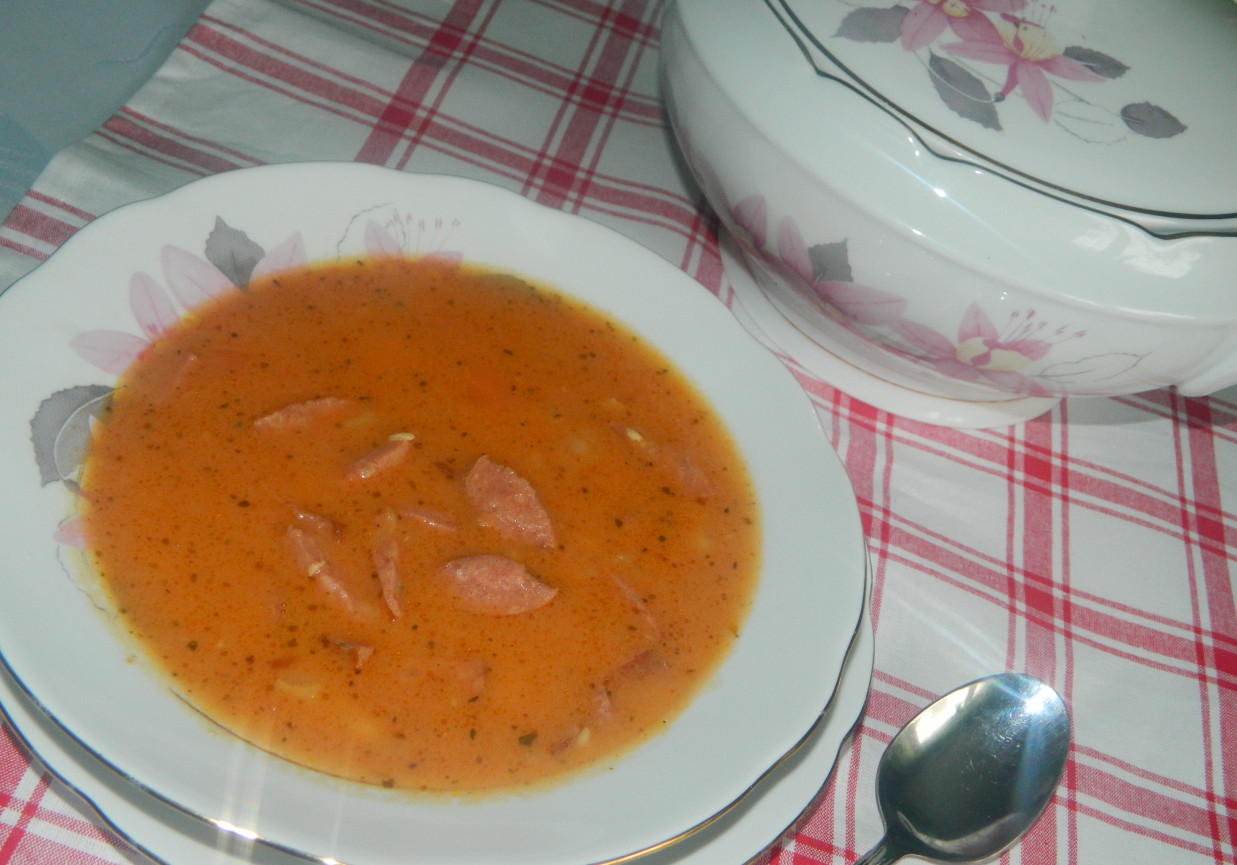 Zupka grochowa z kiełbaską foto