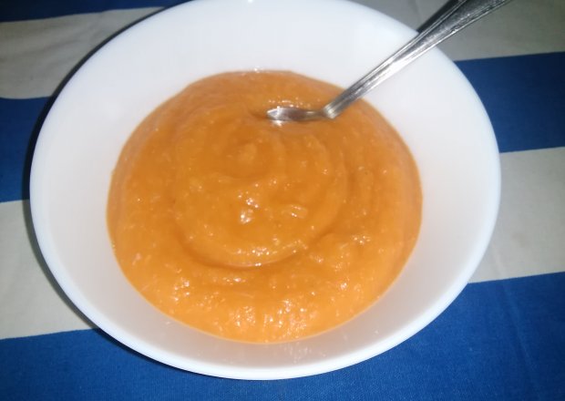 Fotografia przedstawiająca zupka jarzynowa dla maluszka