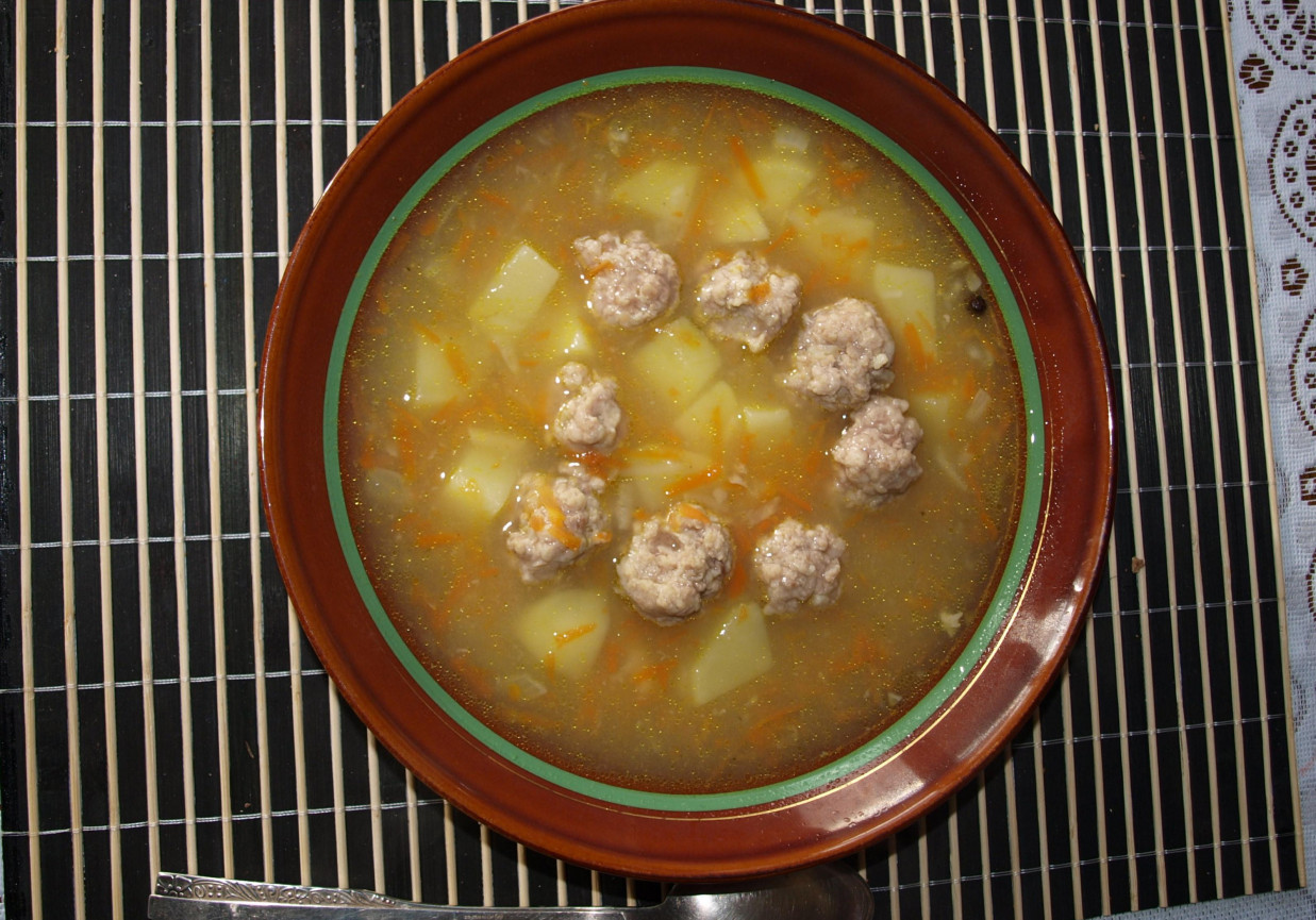 Zupka klopsikowa foto