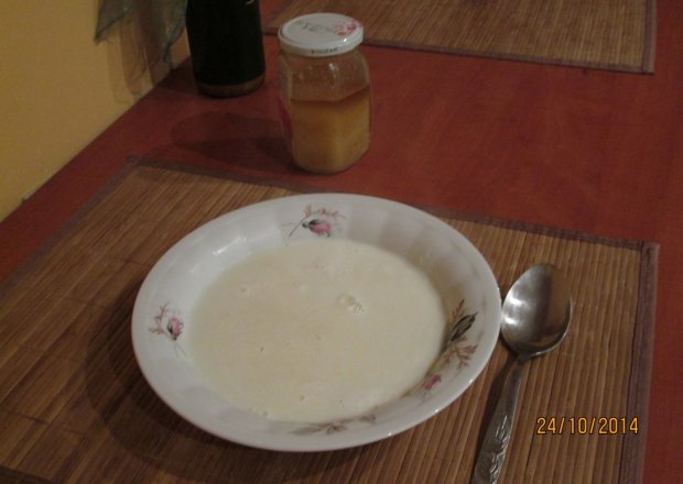 Fotografia przedstawiająca Zupka mleczna z kaszą manną