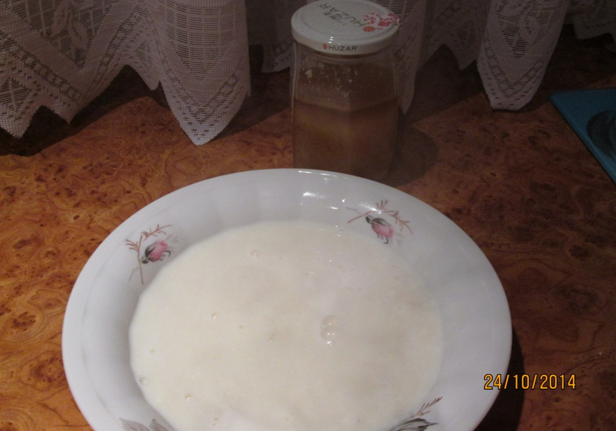 Zupka mleczna z kaszą manną foto