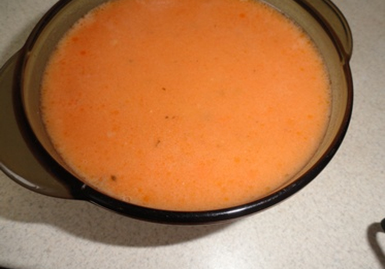 Zupka pomidorowa z ryżem na rosole foto