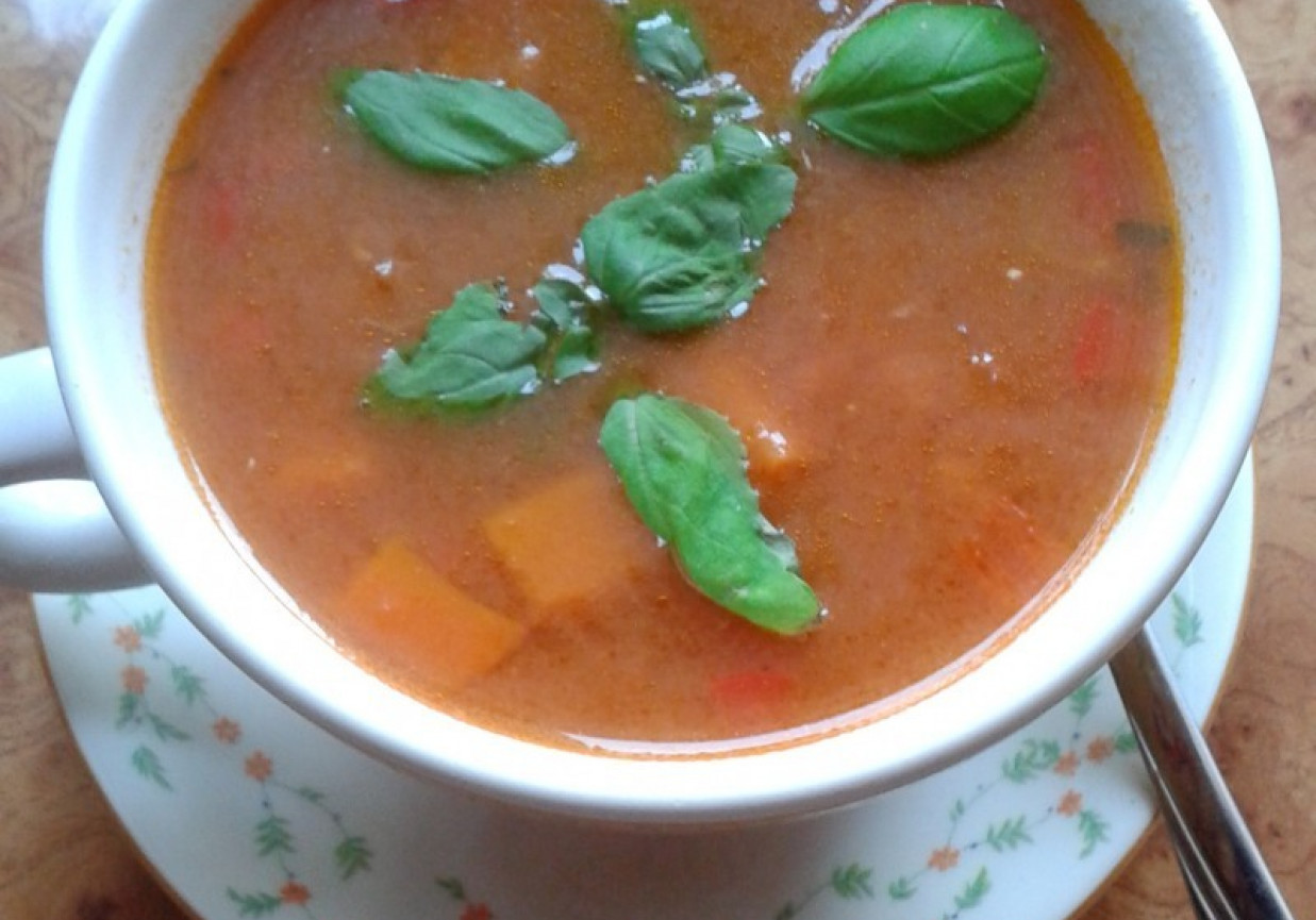 Zupka pomidorowo - paprykowa z nutką bazylii foto