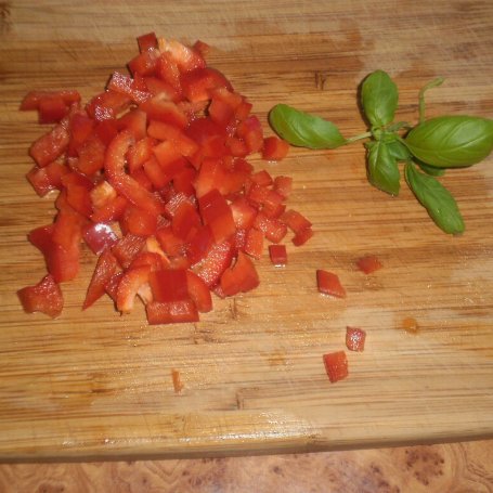 Krok 2 - Zupka pomidorowo - paprykowa z nutką bazylii foto