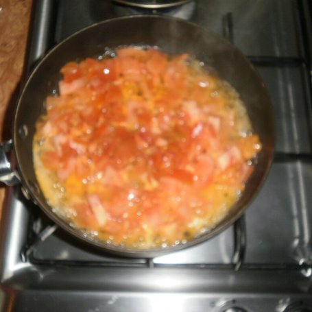 Krok 3 - Zupka pomidorowo - paprykowa z nutką bazylii foto