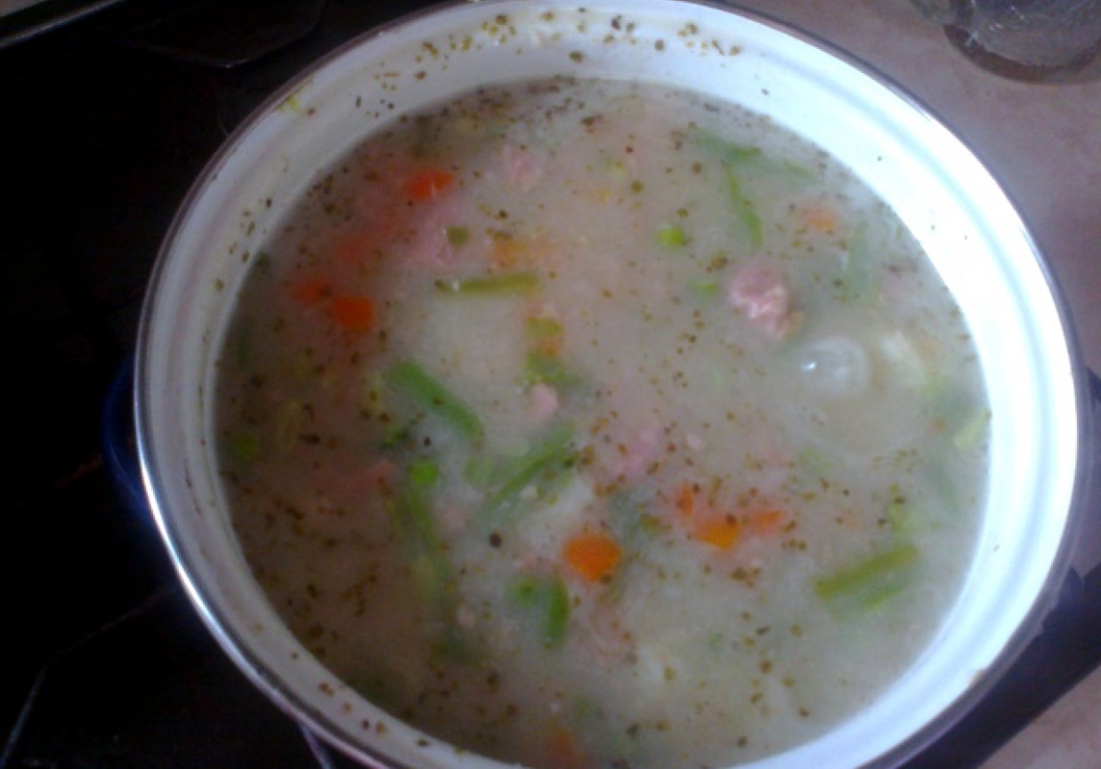 Zupka warzywna z kiełbaską foto