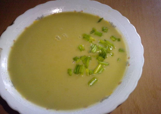 Fotografia przedstawiająca Zupka z zielonego groszku