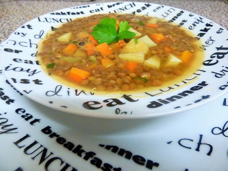 Zupa z brazowa soczewica i warzywami - medium