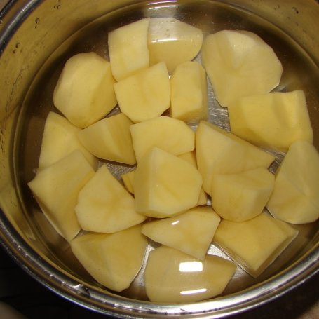 Krok 2 - Żur na białej kiełbasce z ziemniakami foto