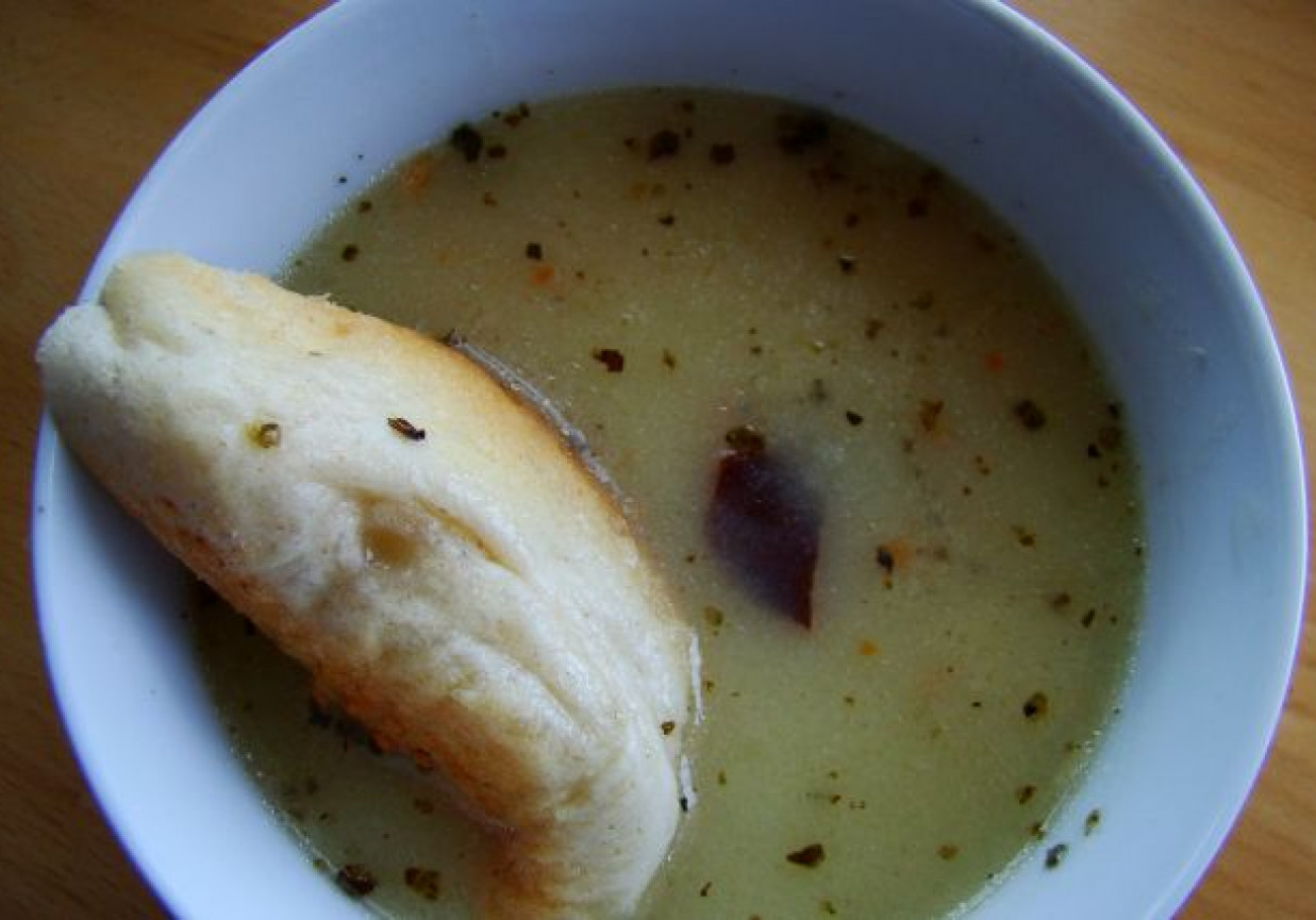 żureczek z chrzanem  z moczona bułeczką foto