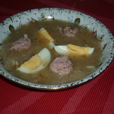 Krok 7 - Żurek na żeberkach z boczkiem foto