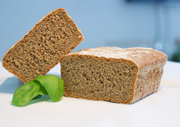 Fotografia przedstawiająca Żytni razowy chleb.