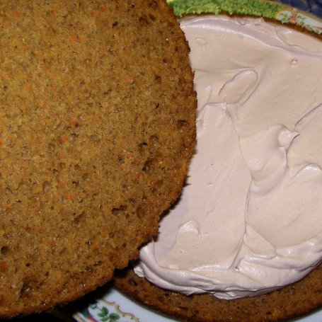 Krok 7 - żytnio-pszenne marchewkowo-jabłkowe ciasto ze śmietaną kakaową... foto